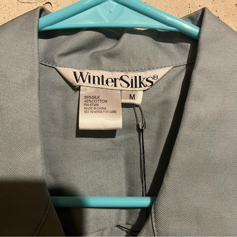 WinterSilks NWT Women’s Blouse Medium Blue Silk Blend Starburst Seam Work Wear - Picture 5 of 9